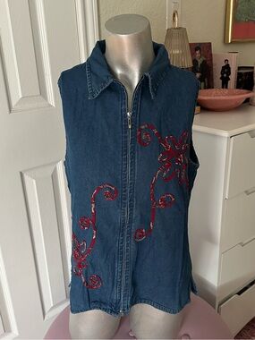 Bobbie Brooks Blue Denim Red Floral Embroidered Patter Zip-Up Vest